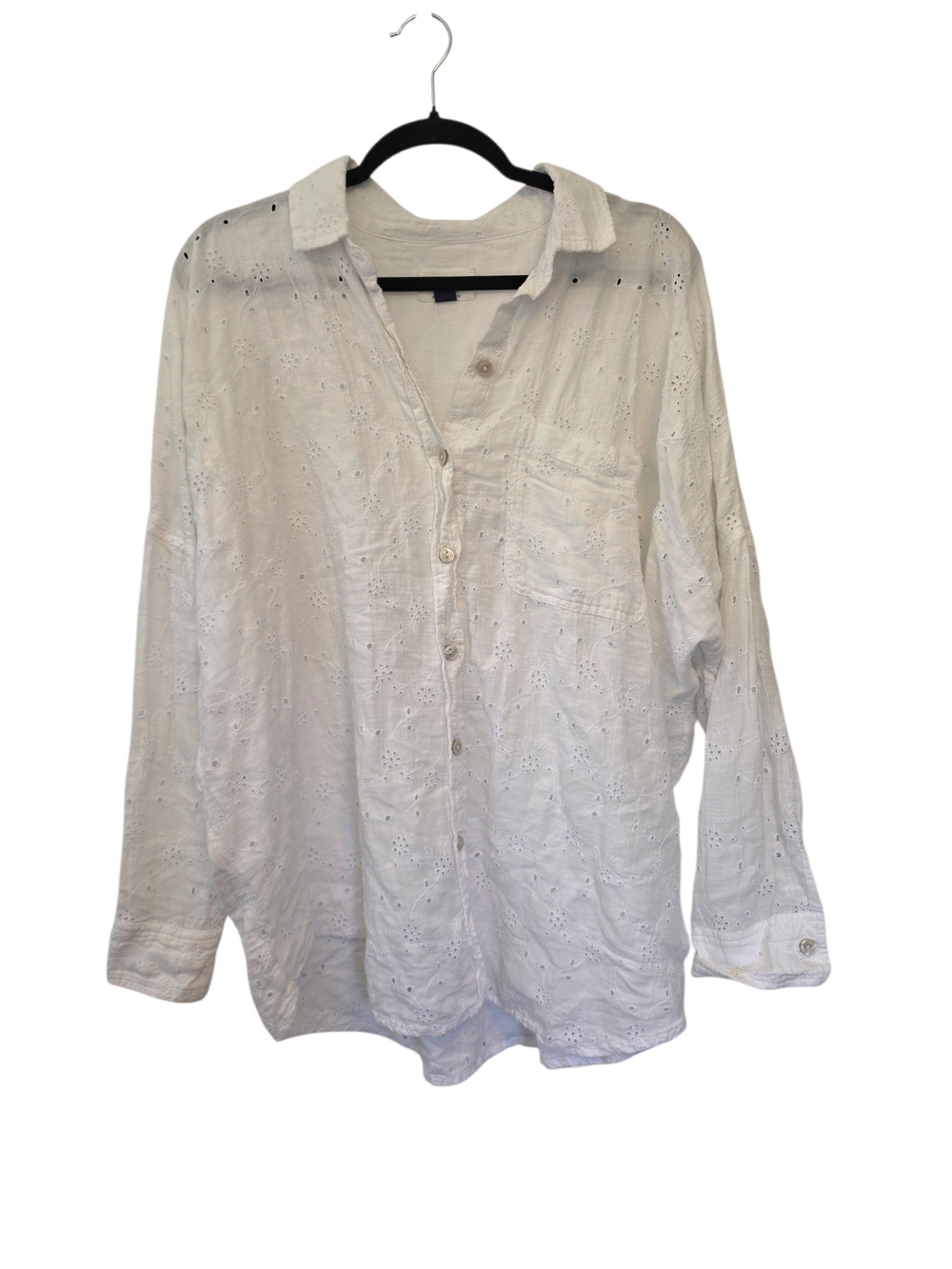 American Eagle Oversized White Eyelet Button-Up Shirt Size Medium